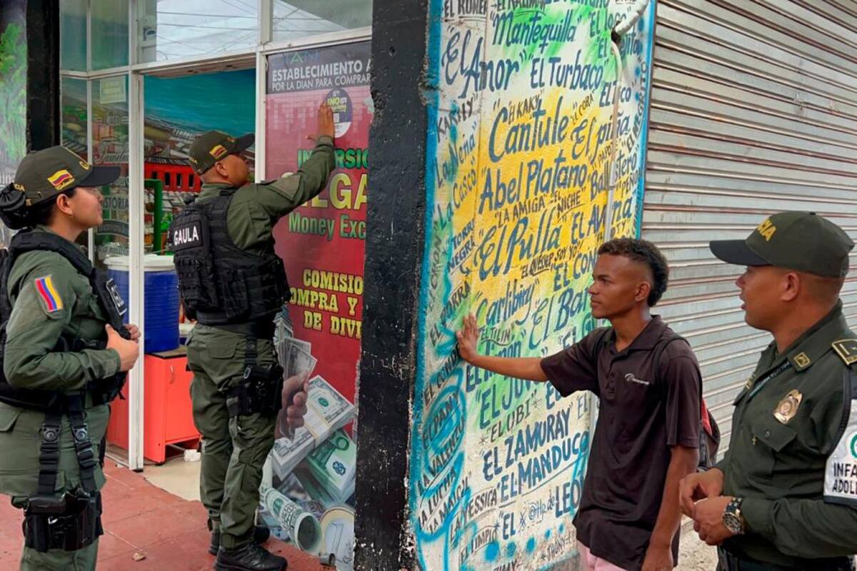 Video: Policía y comerciantes combaten la extorsión en el Mercado de Bazurto