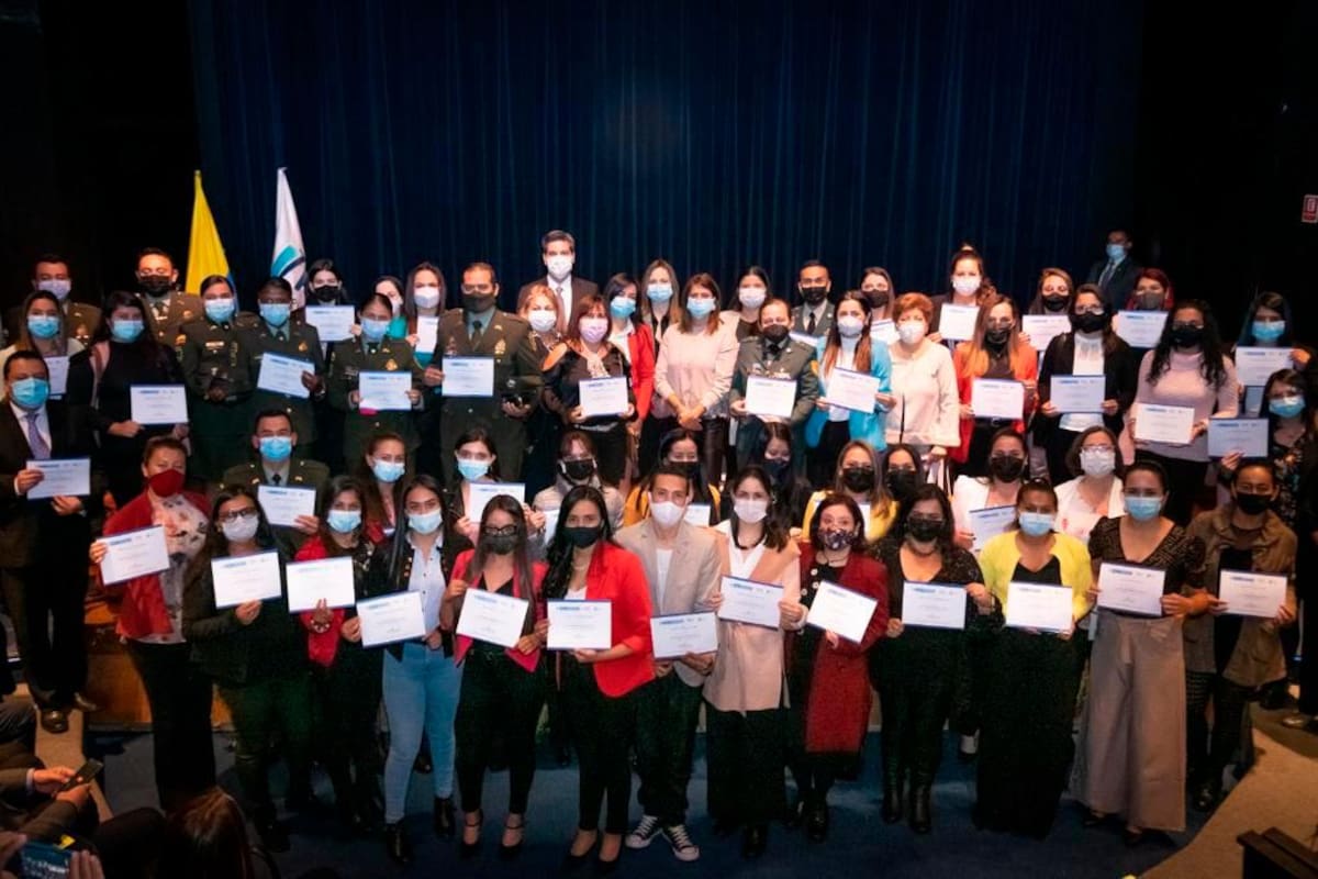 1.216 personas se certificaron en el curso virtual Crianza Amorosa + Juego