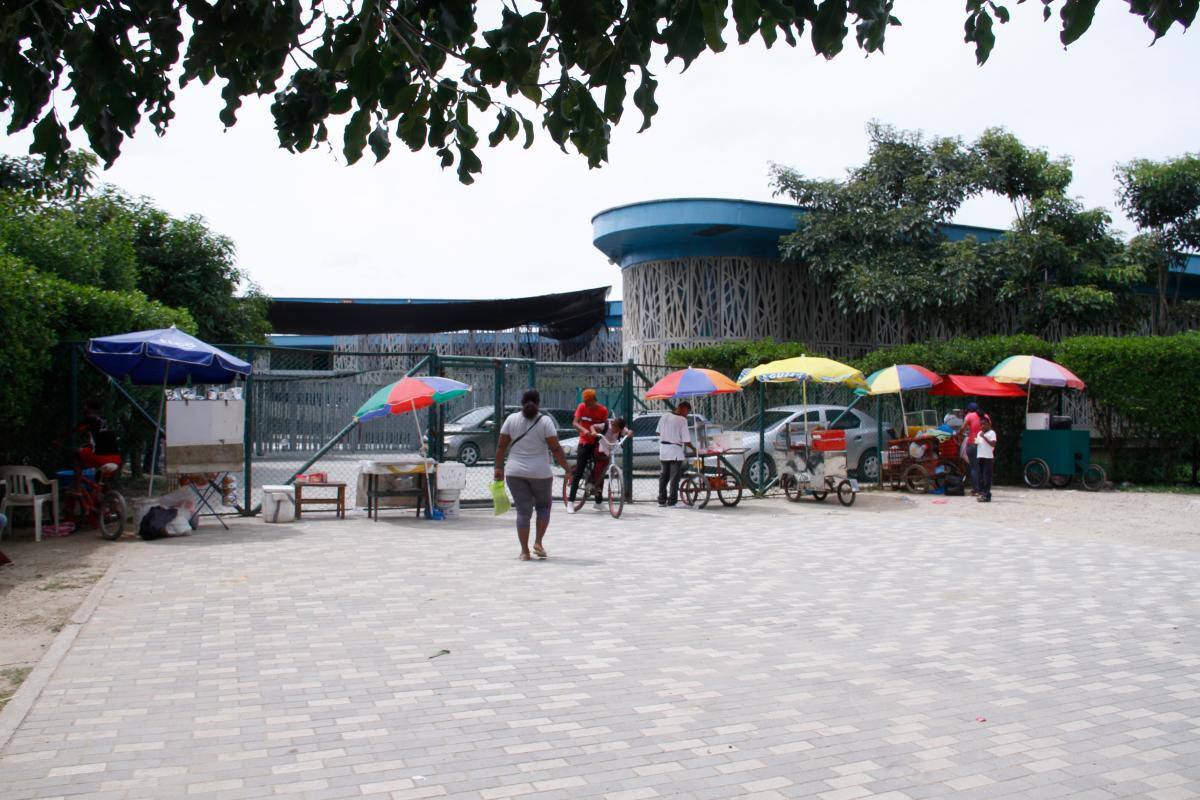 Policía alerta sobre venta de drogas en colegios