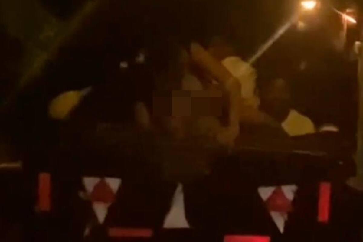 Video: El sexo se pasea en coche turístico en el Centro de Cartagena