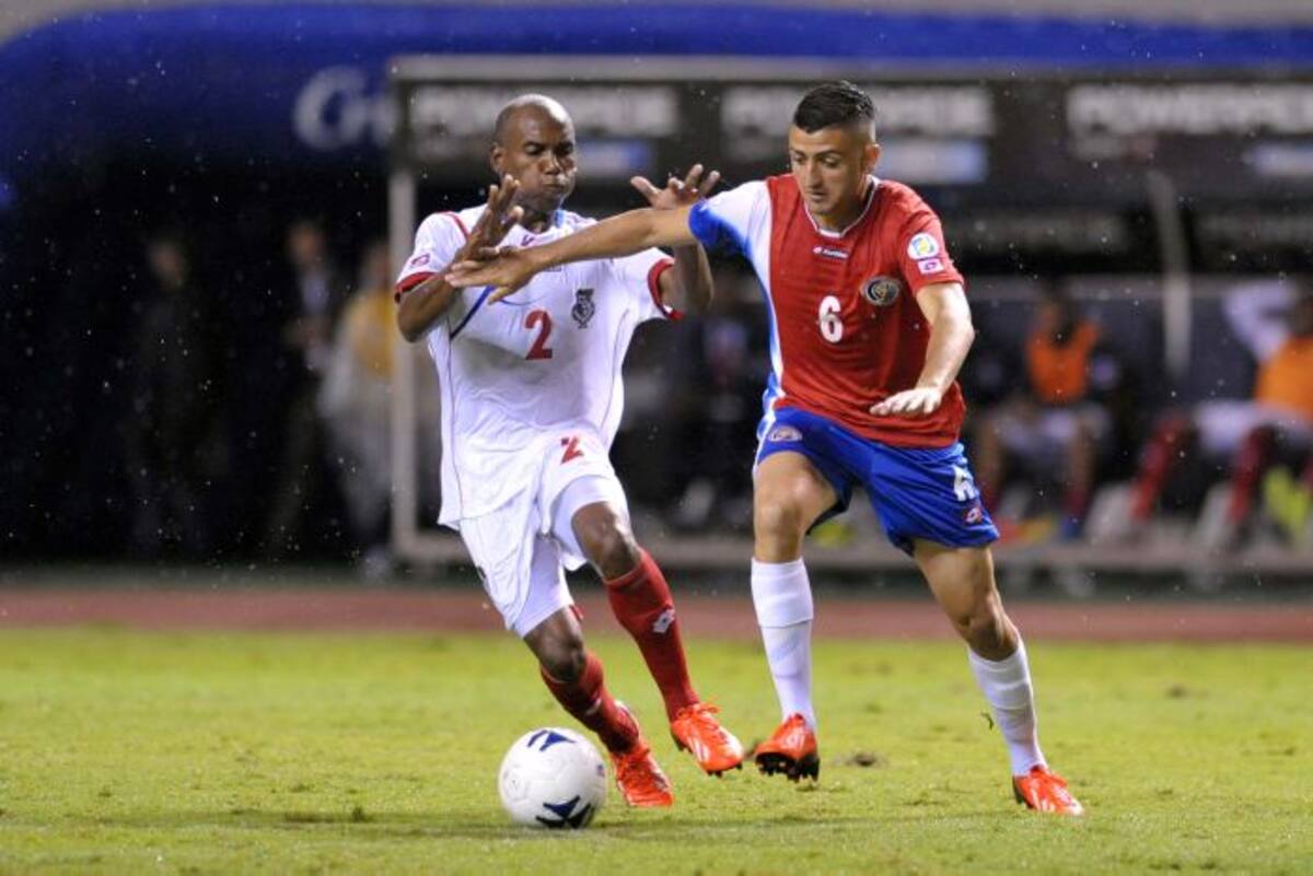 Costa Rica venció 2-0 a Panamá y alcanzó la segunda plaza que da un cupo al Mundial de Brasil-2014. AFP EZEQUIEL BECERRA