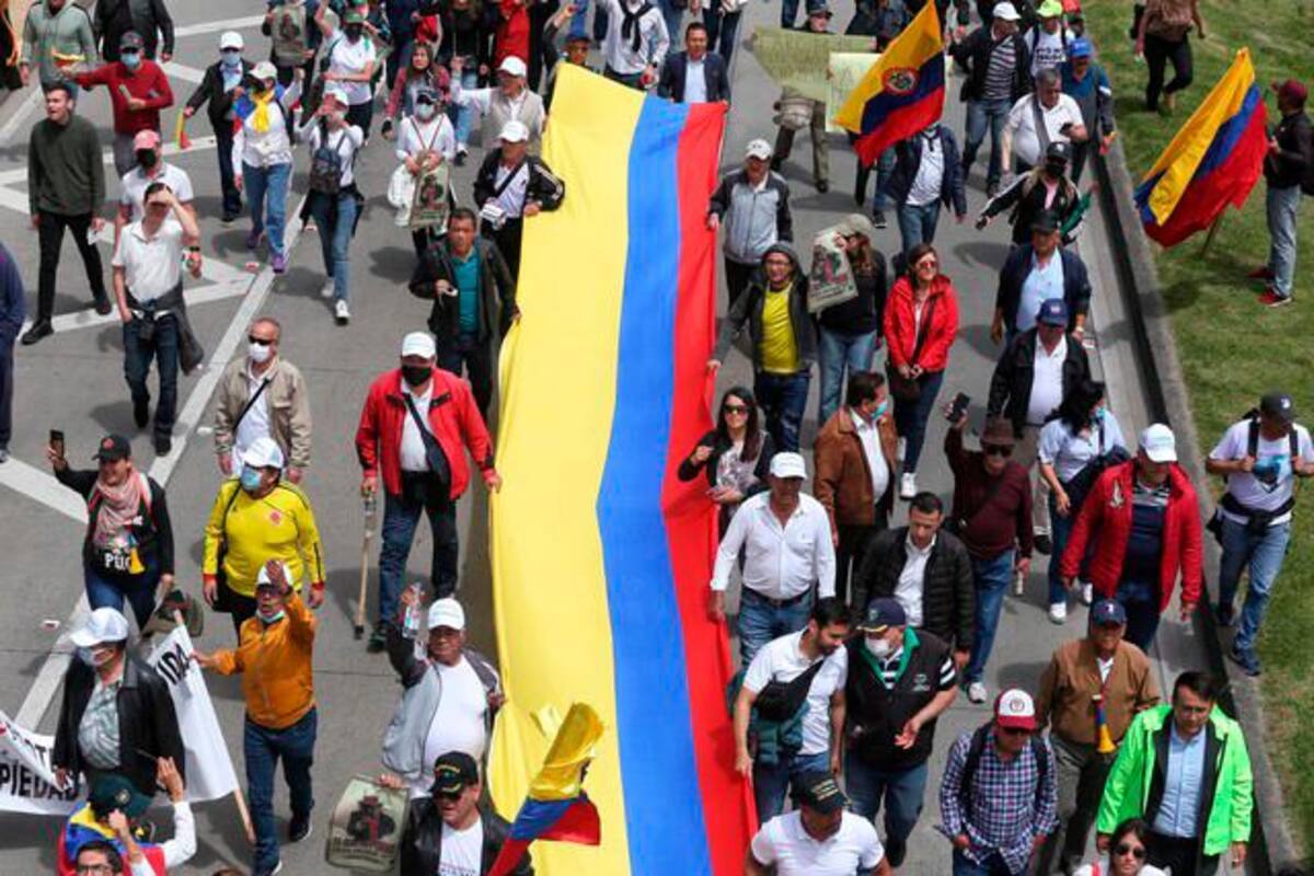 Gobierno y oposición convocan manifestaciones para el 14 de febrero