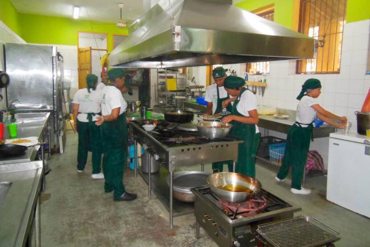 Abierta convocatoria de la ETCAR para programas técnicos