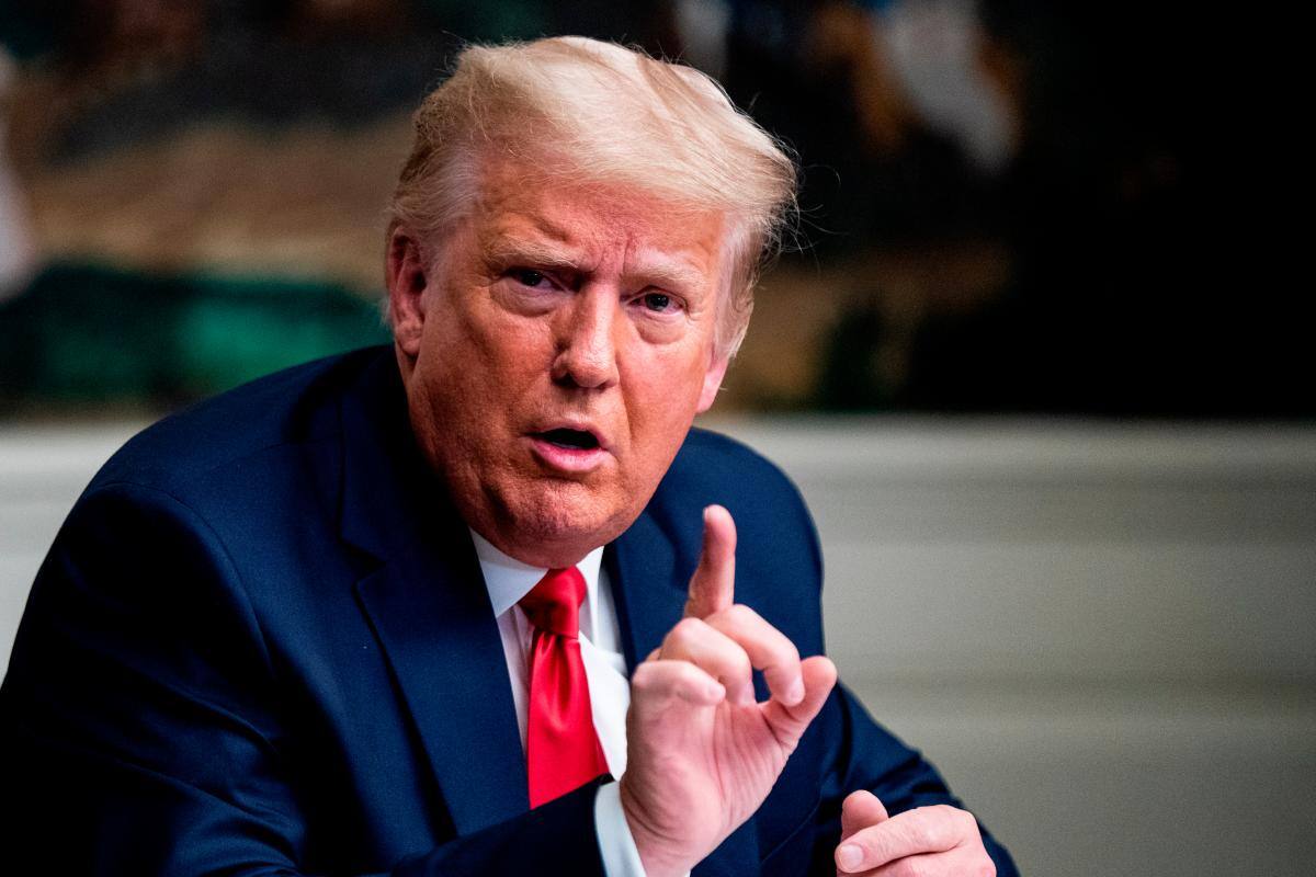 Trump señala que el FBI “robó” sus tres pasaportes en el registro a su casa