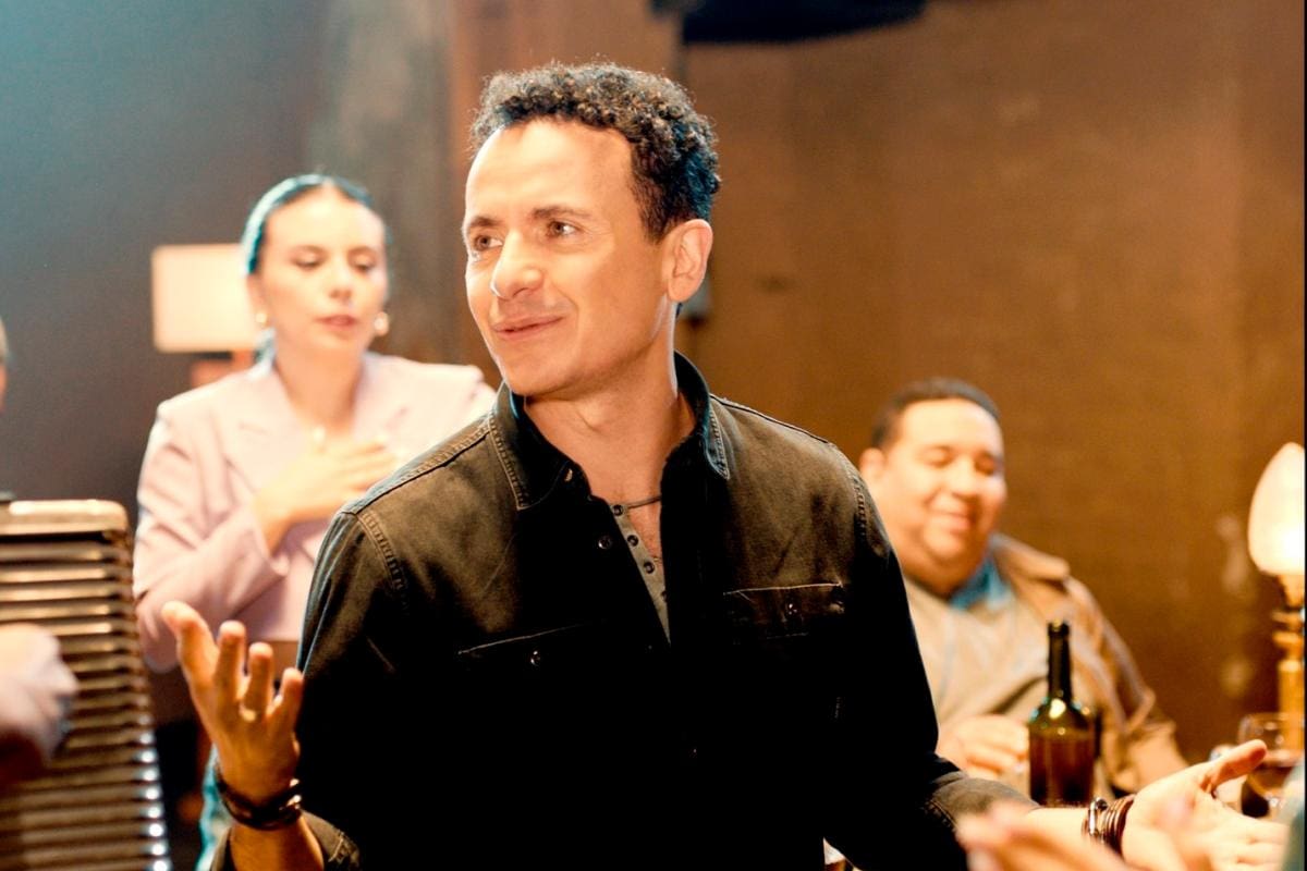 Fonseca le canta a las memorias con el acordeón