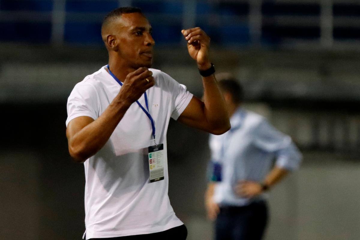 Junior ratifica a Amaranto Perea tras eliminación en Sudamericana