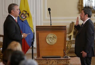 Duque le pidió a Francisco Santos regresar urgente a Bogotá para que explique lo conversado con Blum