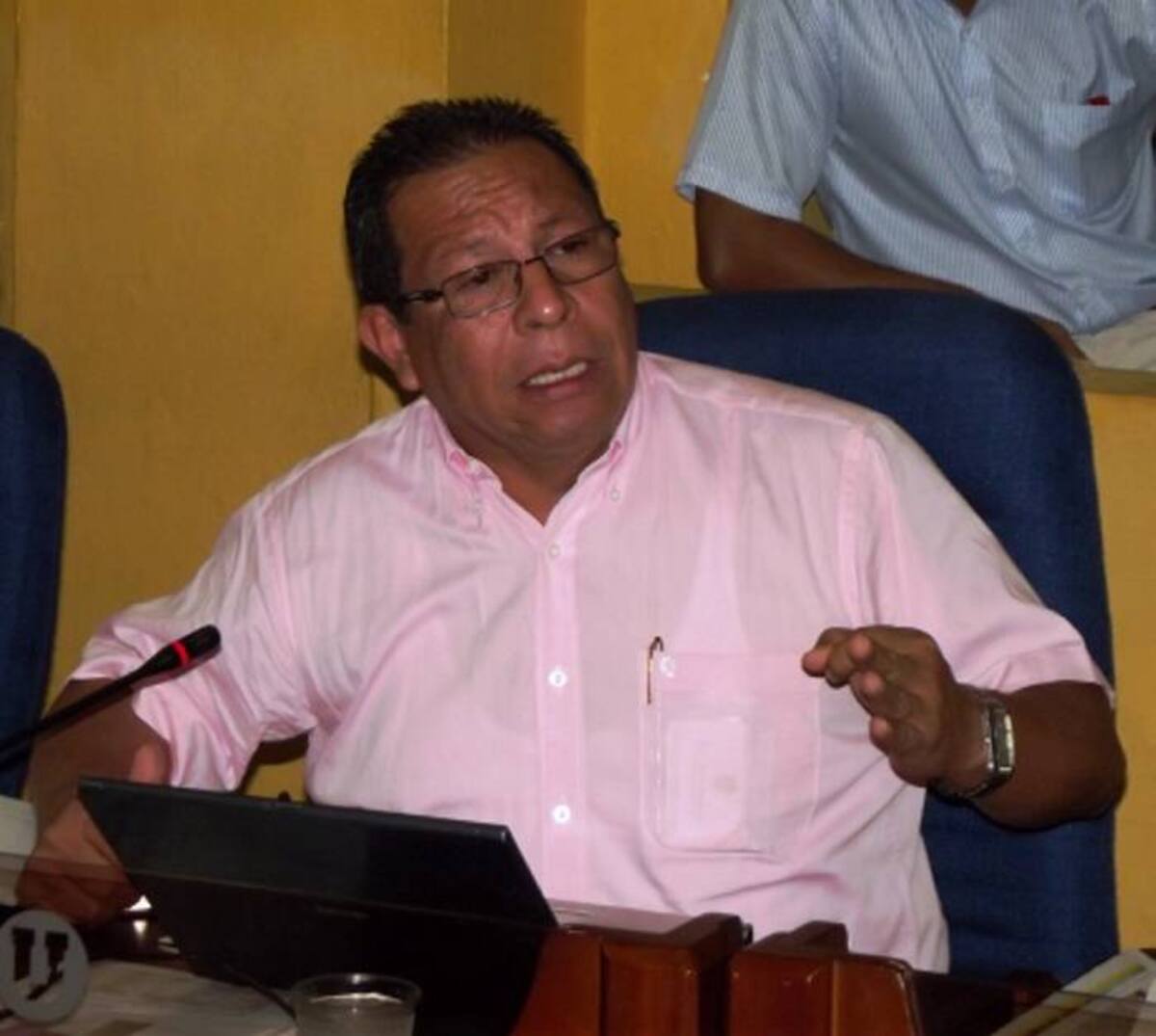 César Pión, sorprendió al afirmar que no votaría por unas nuevas facultades para el alcalde Terán.