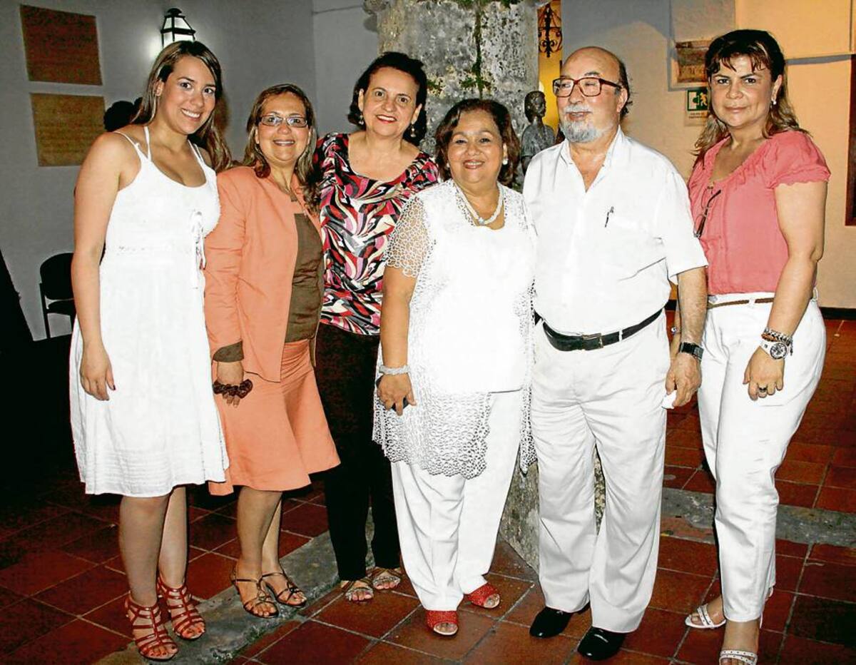 Ana Carolina Donado, Lina Vergara, Estela Barreto, Diana Lago, Antonio Lacamer y Marcela Jiménez. Zenia Valdelamar/El Universal/