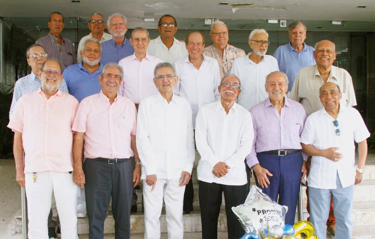 De izq. a dcha., abajo: Rafael Camacho, Orlando Cueter, Ovidio Osorio, Abraham Hadra, Alfredo Dager y Rafael Baena; al centro, Hugo Delgado, Jorge Vélez, Claudio Osorio, Carlos Umaña, Aroldo Nery y Raúl Vargas; arriba, Augusto Martínez, José Arrieta, Miguel Ramírez, Jaime Paz, Sergio Martínez y Juan José de la Vega.