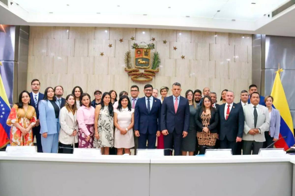 Venezuela y Colombia se reúnen para tratar asuntos consulares y migratorios