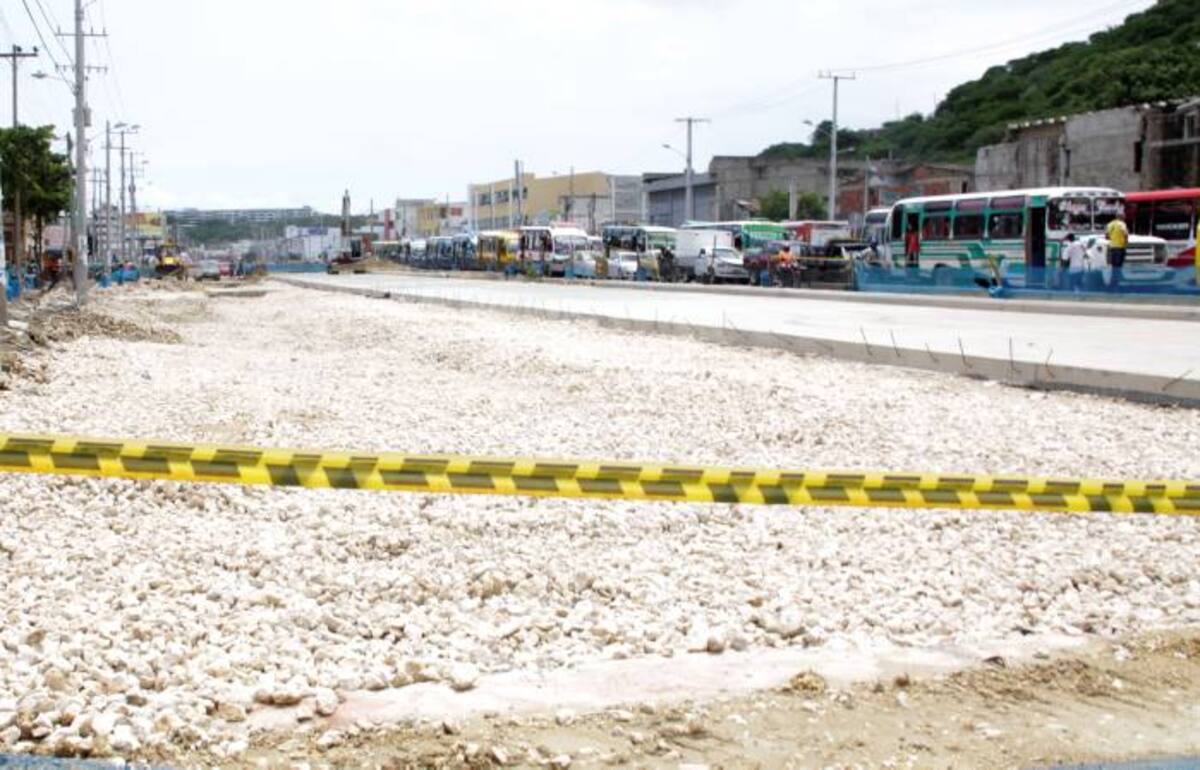 El Consorcio Cartagena 2010 tiene plazo hasta el 15 de diciembre de 2012 para terminar las obras del tramo 5A de Transcaribe, entre Bazurto y la estación de servicio Texaco del Pie de la Popa. ZENIA VALDELAMAR - EL UNIVERSAL