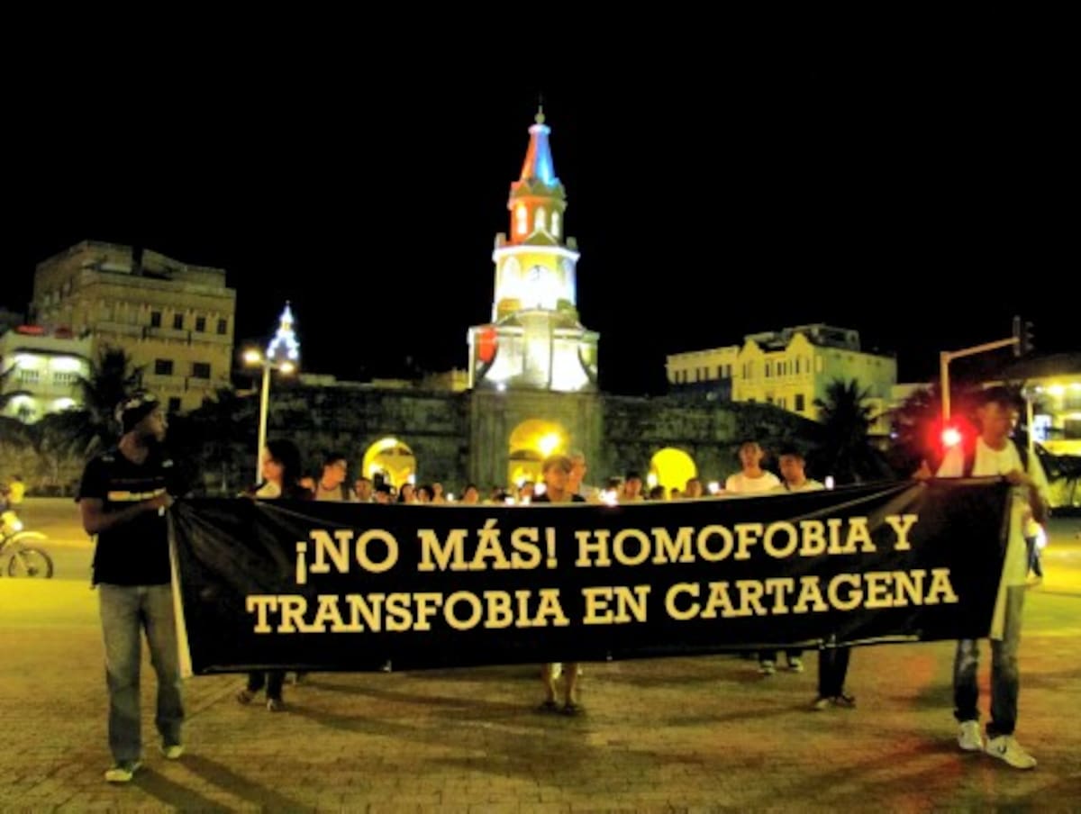 En rechazo total a la discriminación que sufre la comunidad Lgbti y a la impunidad, parte de esta población marchó anoche por la Avenida Venezuela, en Cartagena GERMÁN GÓMEZ POLO-EL UNIVERSAL