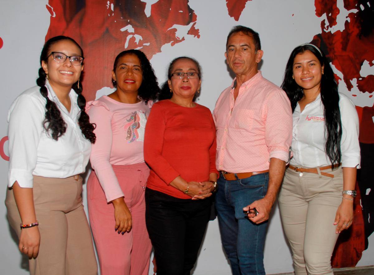 Sofía Silva, Tania Maza, Elizabeth Ramírez, Sergio Gómez y Ana María Palencia.