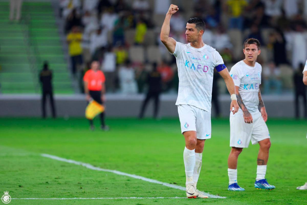 Cristiano Ronaldo le anotó doblete al Al Ittihad, equipo de Karim Benzema