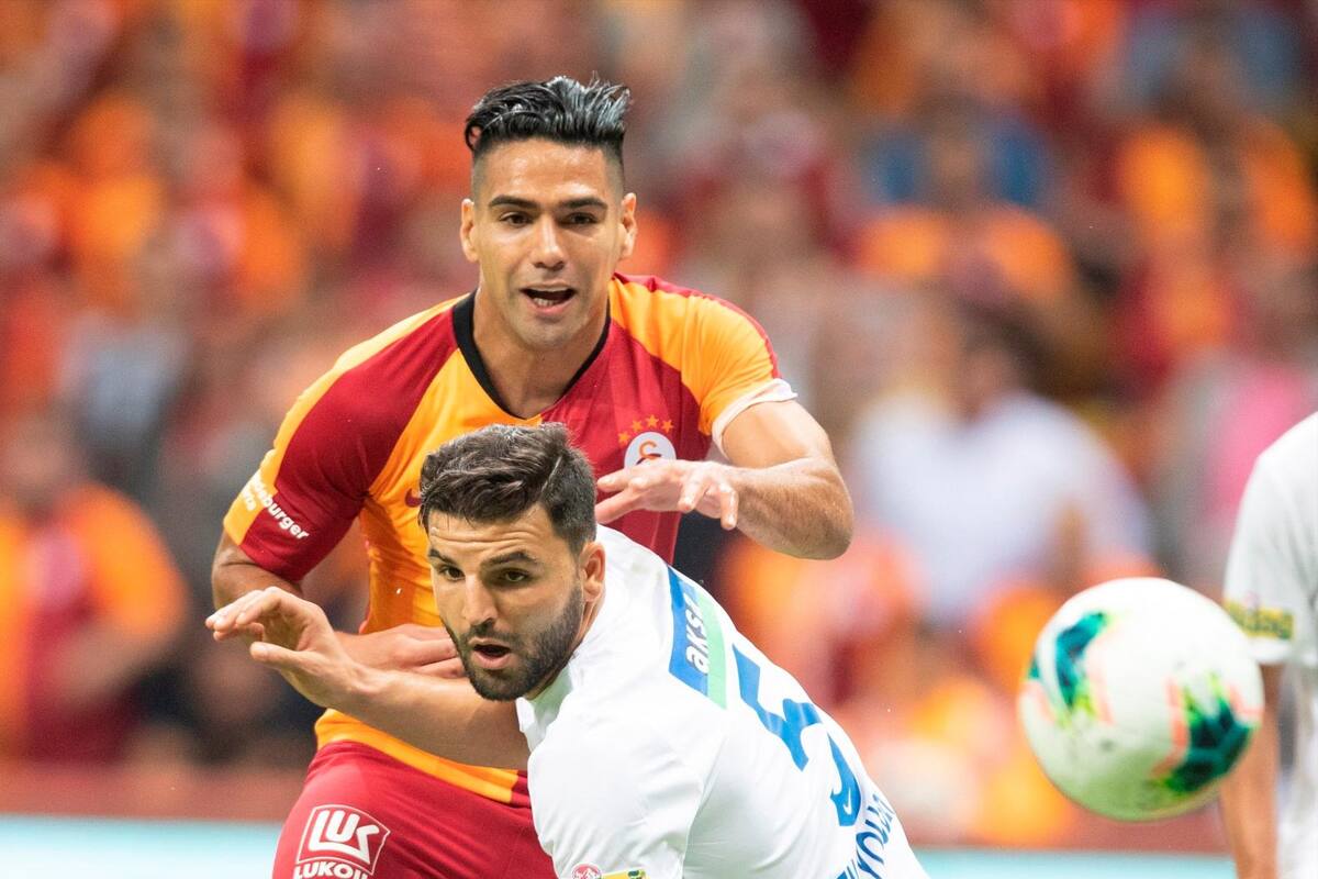 Falcao no muestra mejoría en su lesión y la afición turca se impacienta