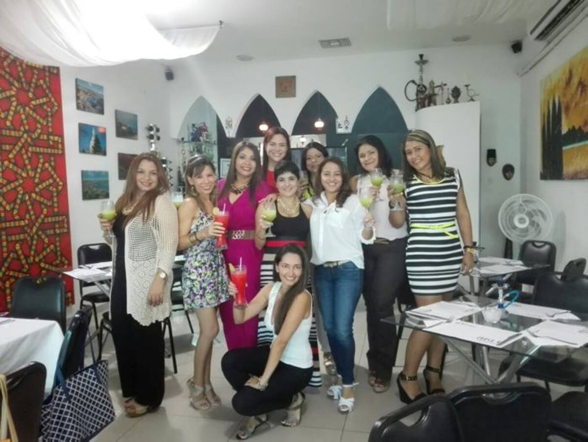 Atrás: Angélica Fortich, Andrea García-Herreros, Shirley Simancas, Ana María Lora, Angélica Jurado, Erika Simancas y Mónica Martínez; en la segunda fila: Libia Domínguez y Adriana Saladén; adelante, María Fernanda Garzón. CORTESÍA