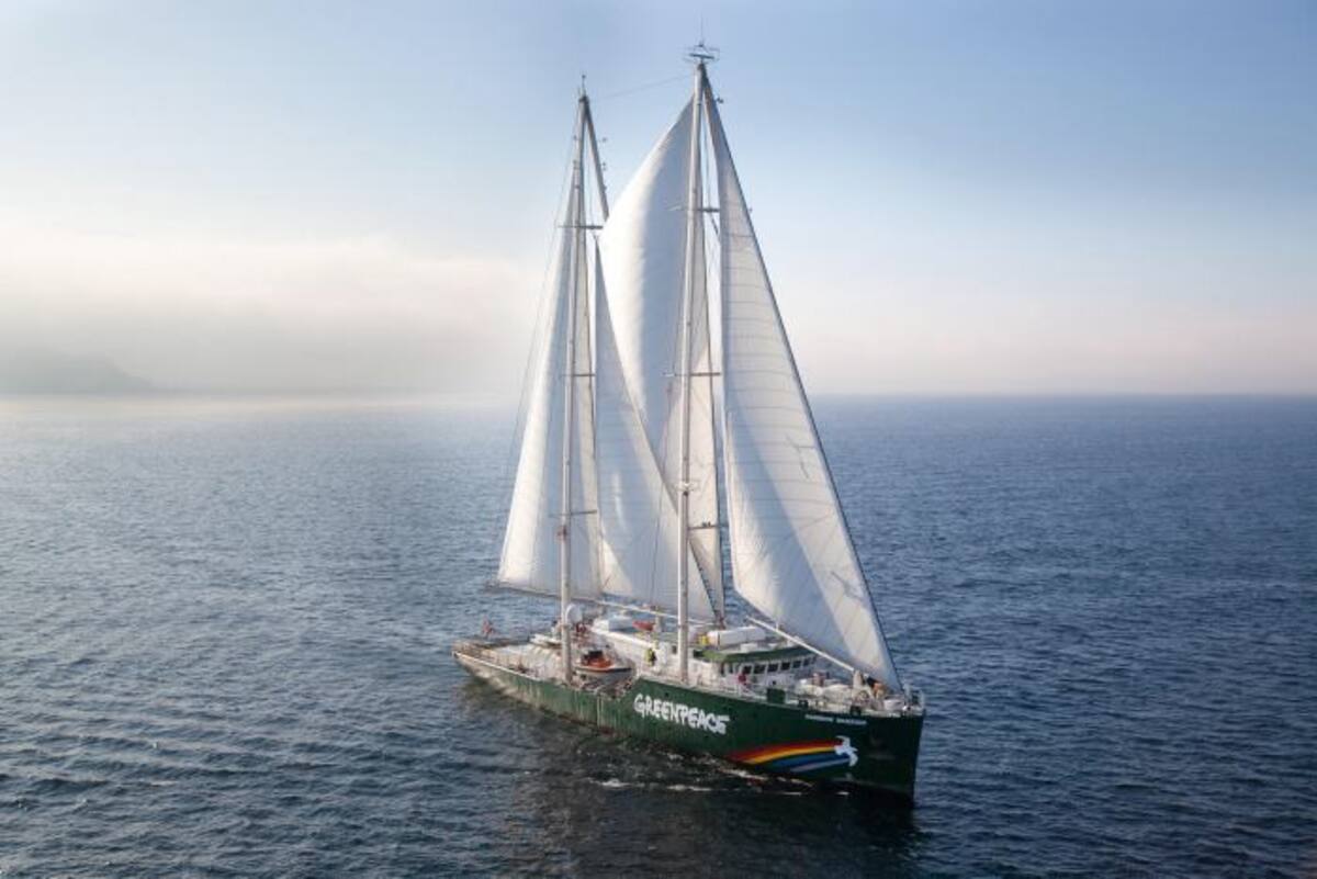 El Rainbox Warrior III fue lanzado a las aguas en 2011. CORTESÍA GREENPEACE