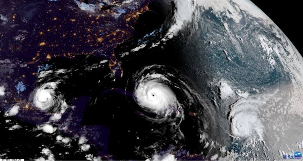 Foto satelital de la ubicación de los tres huracanes. AP