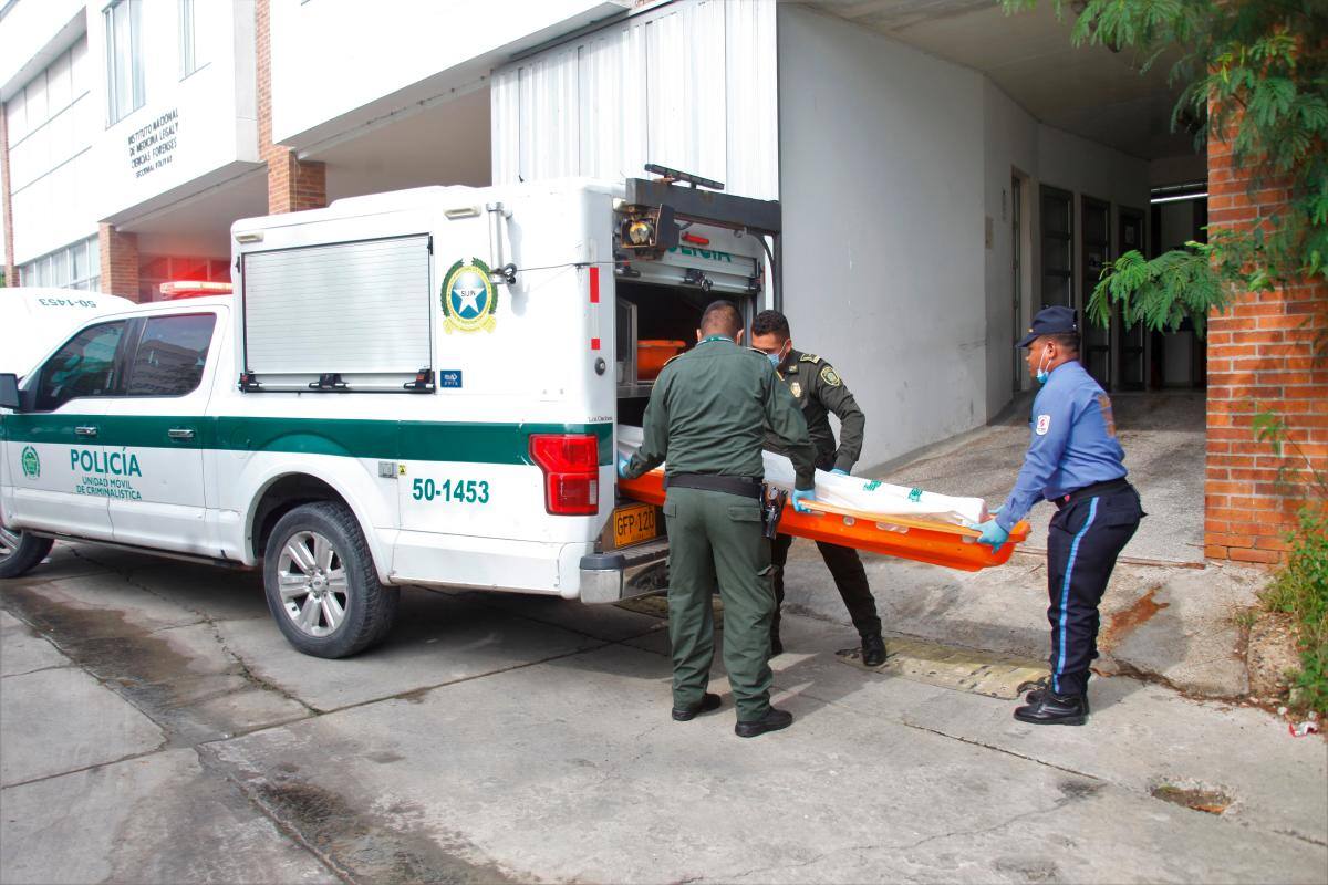 Sicarios lo matan de 8 balazos en su carro: tenía 9 anotaciones judiciales
