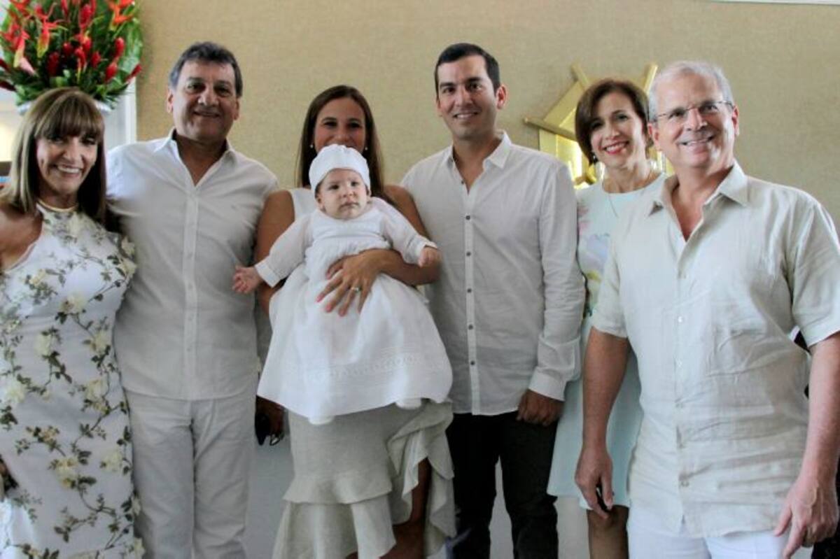Magdalena Minervini, Jorge Sandoval, Martha Susana Schott, Filipo Sandoval Schott, Andrés Felipe Sandoval, Fabiola de Schott y Otto Schott. MARUJA PARRA - EL UNIVERSAL