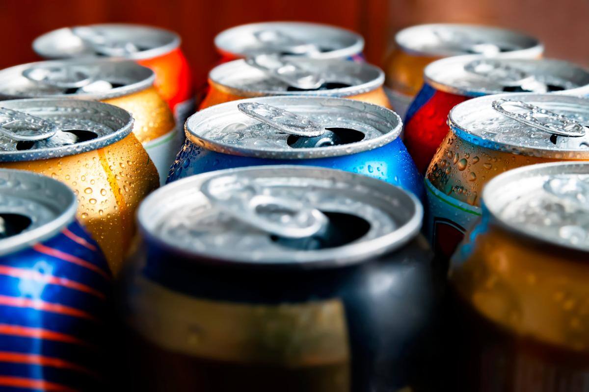Bebidas energizantes: una estimulación en lata que puede afectar su salud