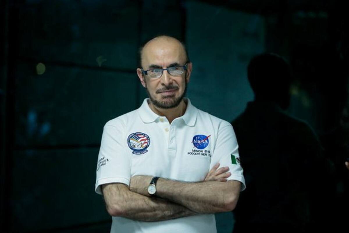 Rodolfo Neri Vela, primer astronauta mexicano visita Bogotá.