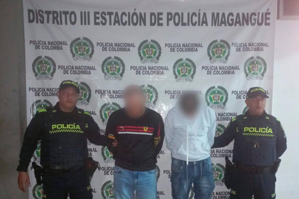 ¡En flagrancia! Capturan a 2 sujetos portando un arma de fuego