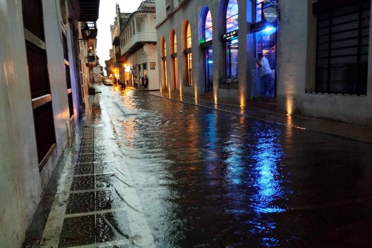 En fotos: calles del Centro Histórico después de torrencial aguacero