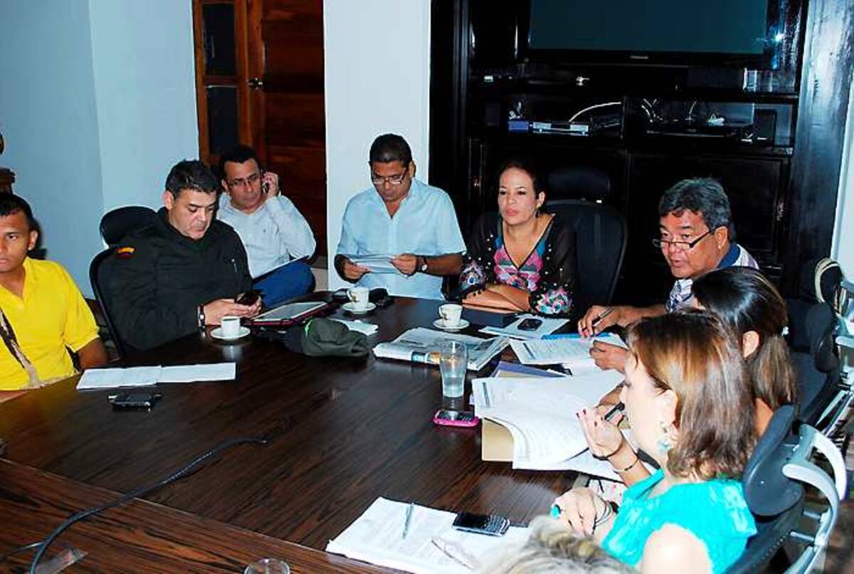 La alcaldesa, Judith Pinedo y el comandante de la Policía Metropolitana, general Ricardo Restrepo, presidieron la reunión realizada ayer en el pala-cio de La Aduana. cortesía