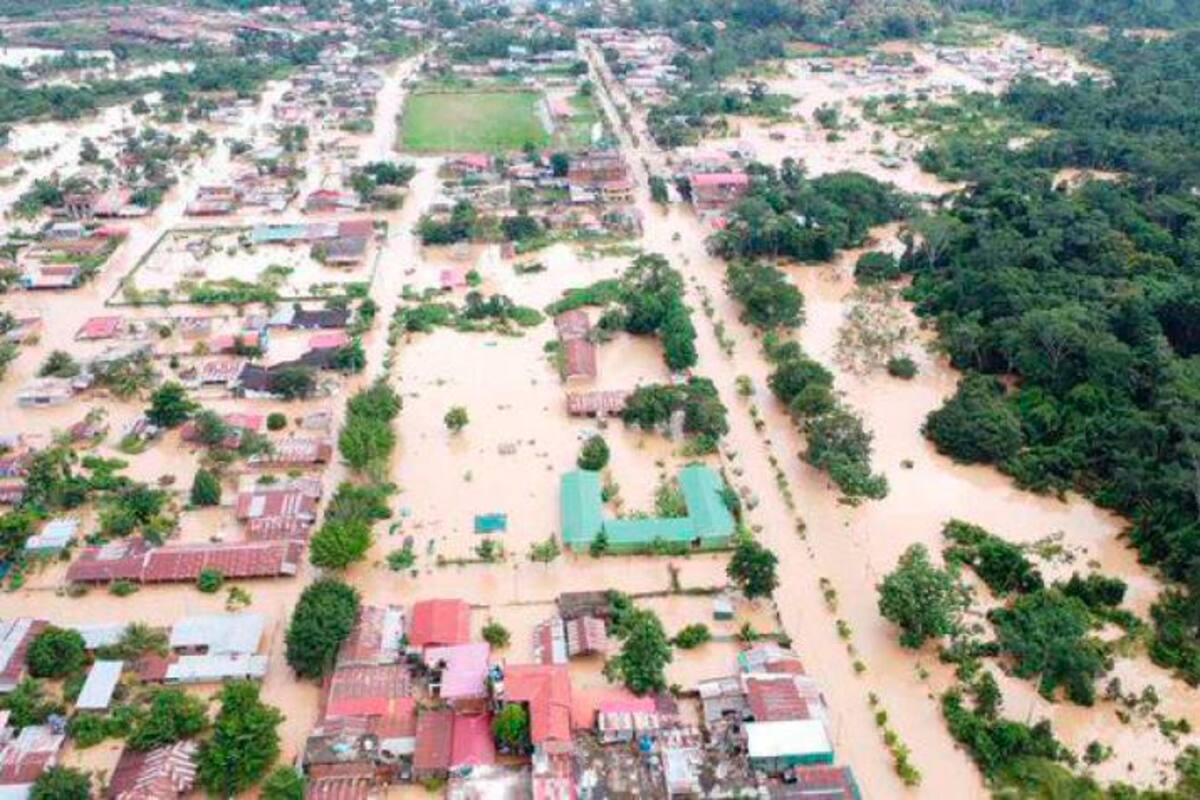 Perú declara estado de emergencia en 100 distritos por graves inundaciones