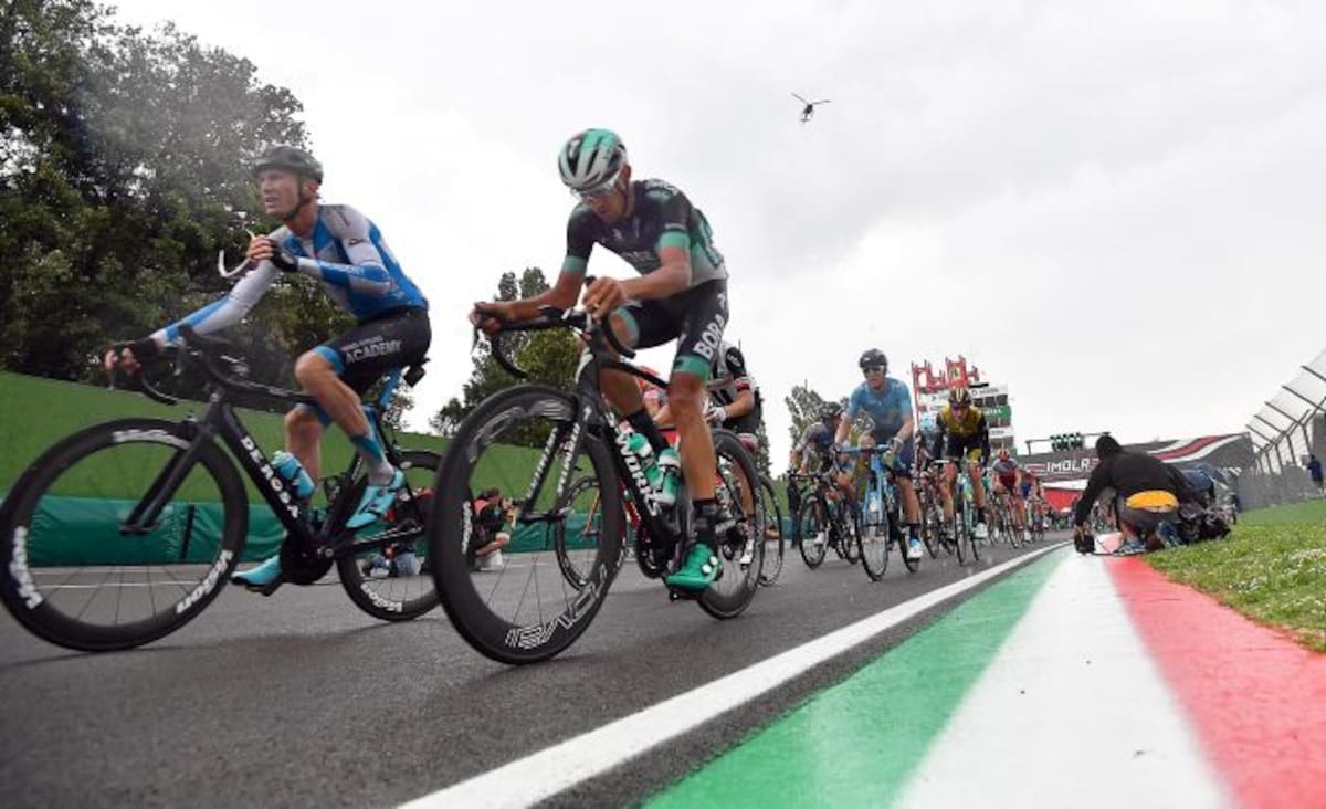 Sam Bennett se lleva la etapa 12 del Giro de Italia 2018 EFE DANIEL DAL ZENNARO