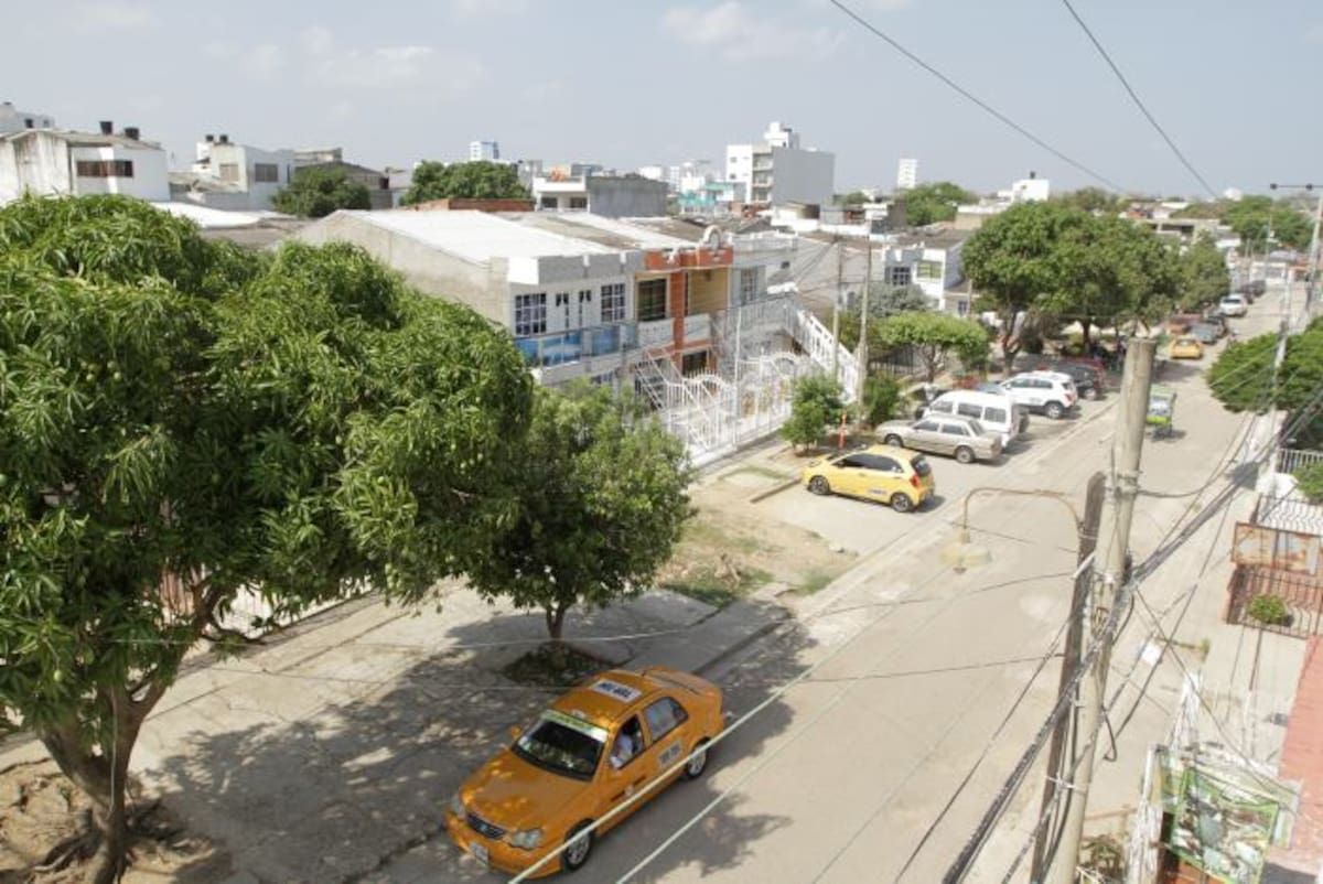 Hace cinco años la Transversal 69b estuvo a punto de ser arreglada, pero el proyecto se extravió. foto julio castaño
