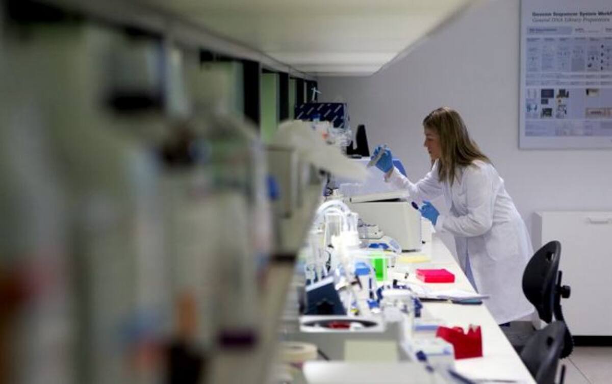 Foto de archivo de un laboratorio científico. EFE