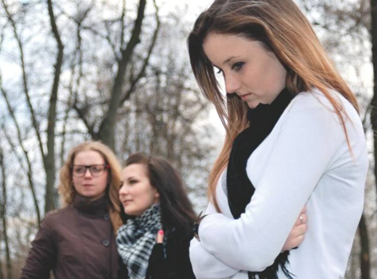 Los adolescentes que no cuentan con el apoyo de su familia deben abandonar sus estudios, situación que los condena a tener menos posibilidades de obtener un empleo digno y una economía personal estable.