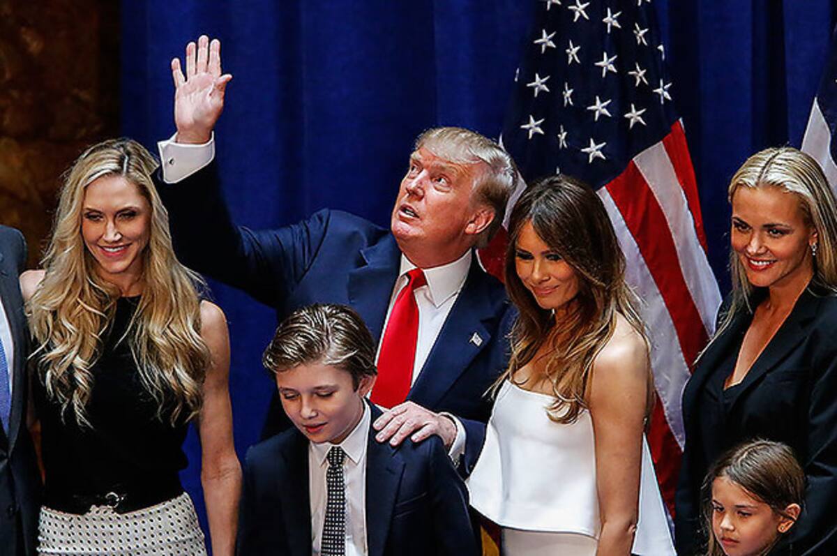 La familia Trump hace pocos días, durante la postulación del magnate como candidato a la presidencia de los Estados Unidos. Al centro, su tercera esposa, Melania. COLPRENSA