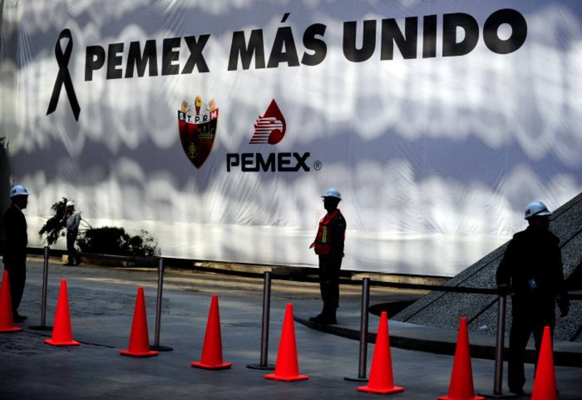 La explosión en la sede central de Pemex la semana pasada, con saldo de 37 muertos, agregó presión a este debate. AFP ALFREDO ESTRELLA
