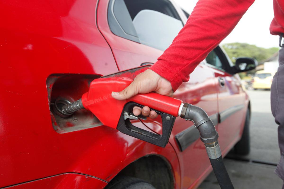 Distribuidores minoristas de combustibles, con cifras en rojo