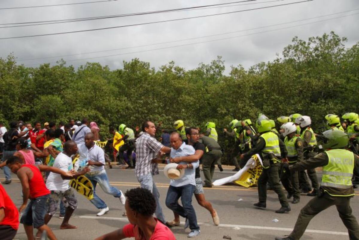 Momentos en que Medardo Hernández participaba de la protesta en La Boquilla. ÓSCAR DÍAZ ACOSTA-EL UNIVERSAL