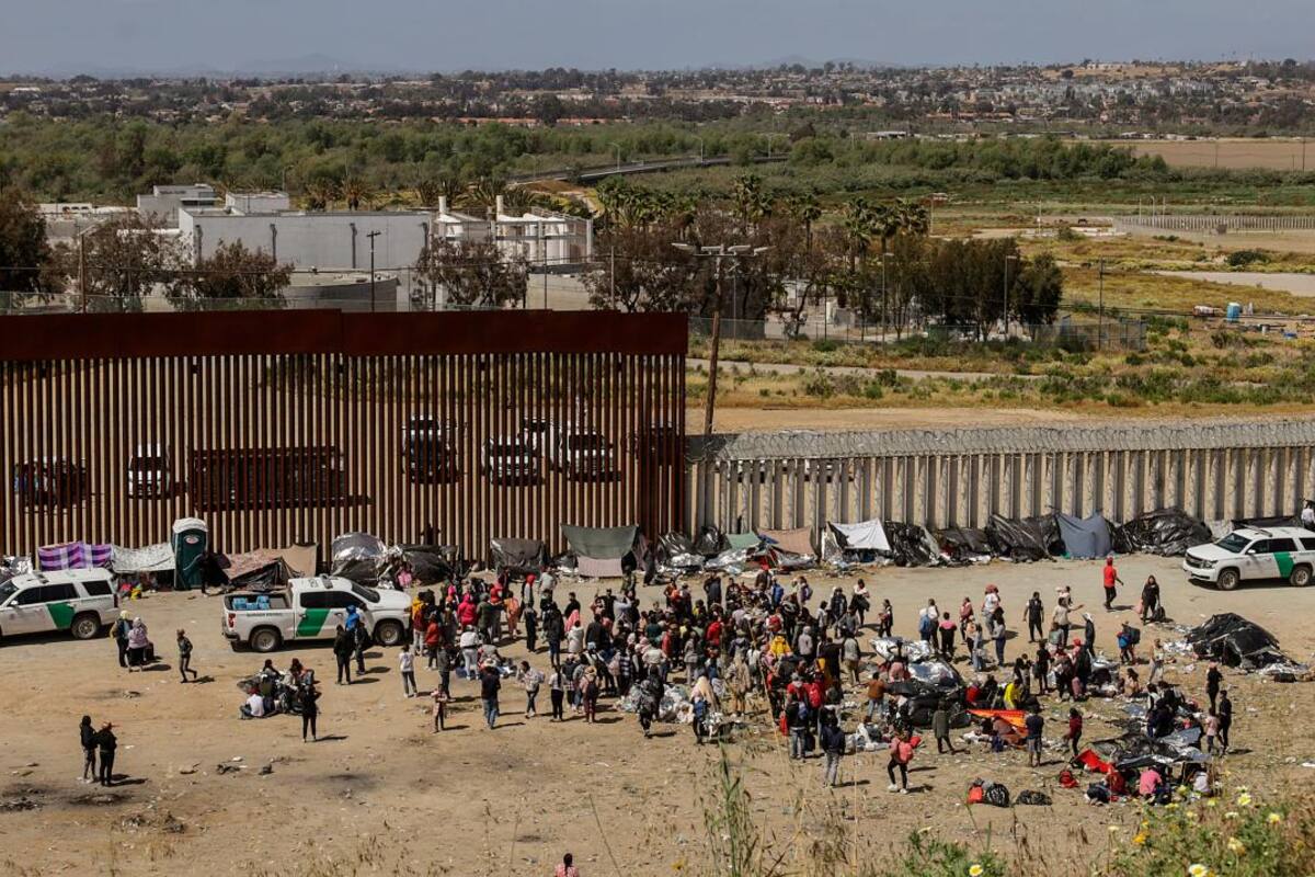 Miles de migrantes en frontera de México con EE. UU. esperan fin del Título 42