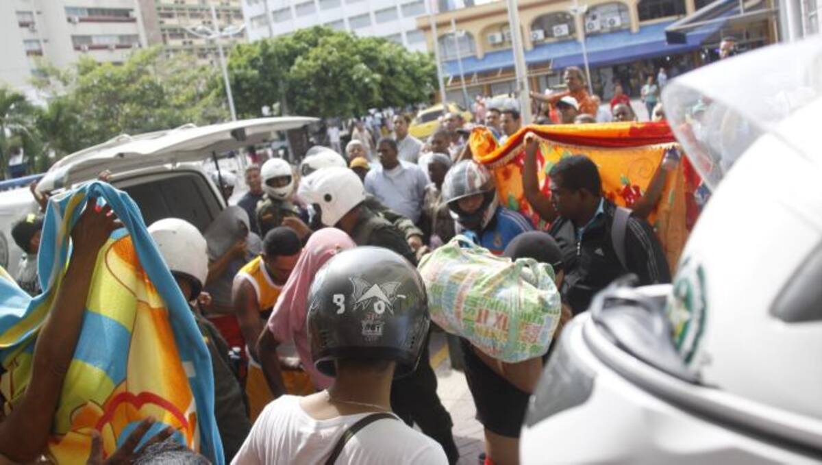 A Los cuatro uniformados capturados les imputaron los delitos de concierto para delinquir y porte ilegal o tráfico de armas de fuego.