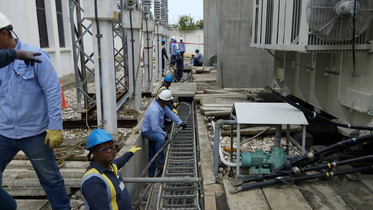 Cuadrillas de Electricaribe continúan trabajando en la estación de Zaragocilla para prevenir cualquier otra eventualidad. Cortesía - Alectricaribe.