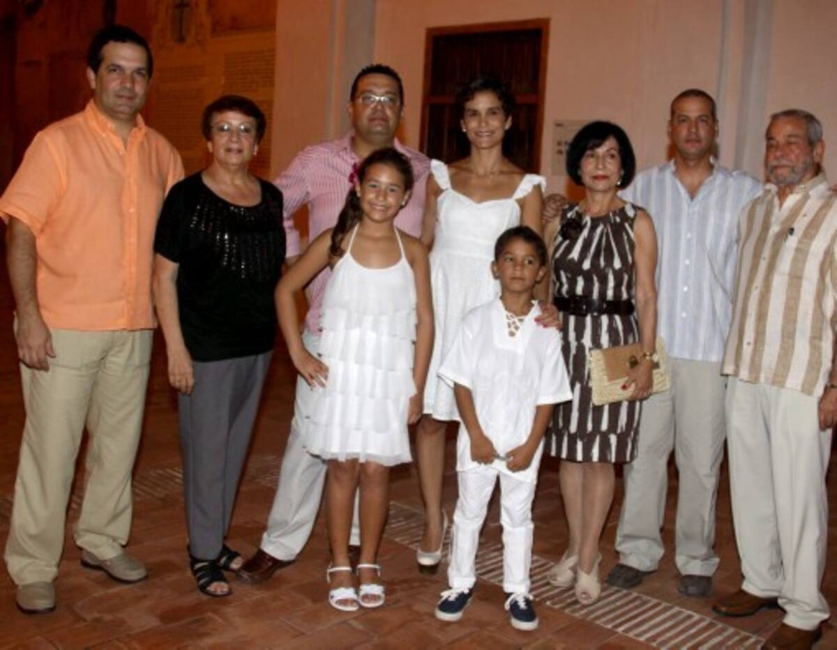 Mauricio Covo, Zillah Méndez, Víctor Covo, María Fernanda Ibarra, Nancy de Ibarra, Abraham Ibarra Jr, Abraham Ibarra, Victoria Covo Ibarra y Abraham Covo Ibarra.
