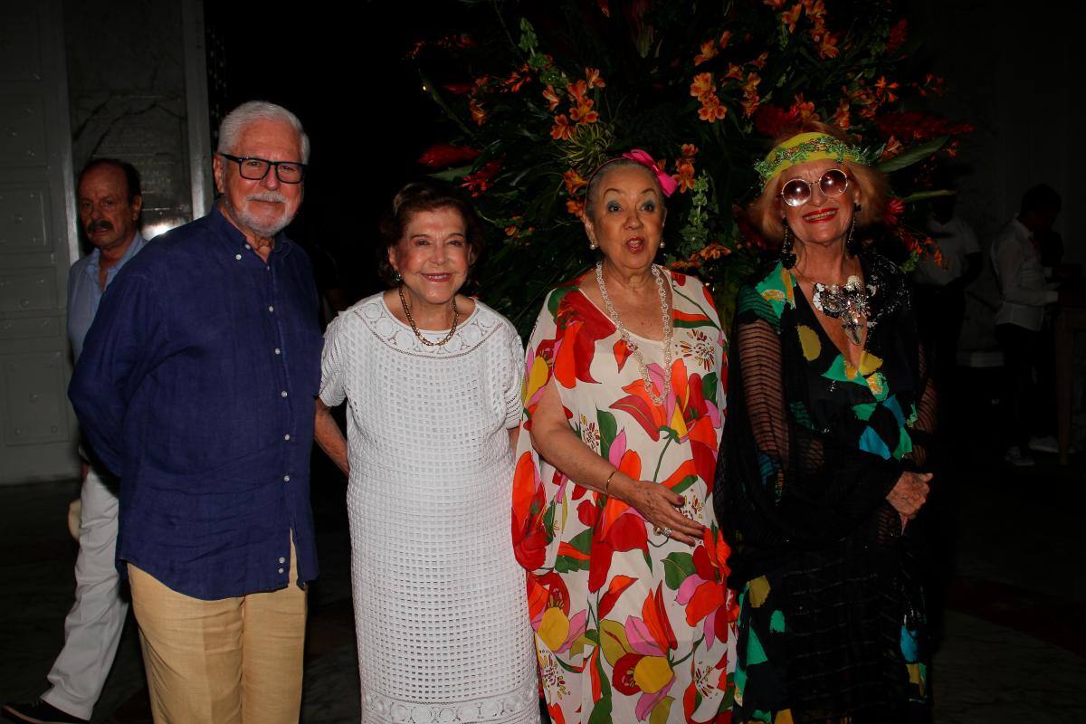 Raúl Gutiérrez, Beatriz Jaramillo, María Paulina Espinosa y Magda Llohis.