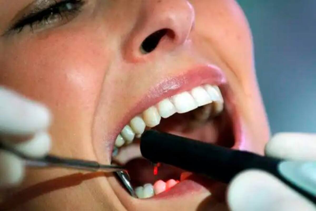 ¡Controla la rutina! Así afecta el estrés del trabajo a tu salud bucodental