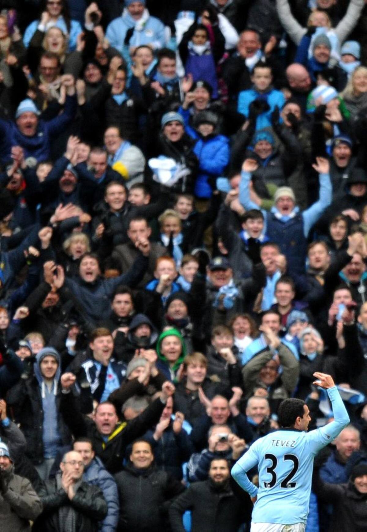Manchester City gana al Chelsea con gol de Tevez y consolida segunda plaza. AFP