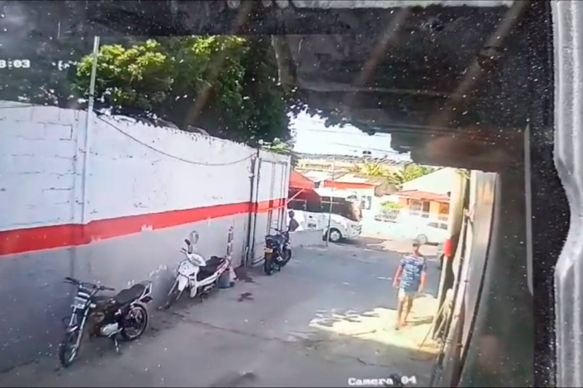 Video: así actuó el sicario que mató a 2 jóvenes en lavadero de El Bosque