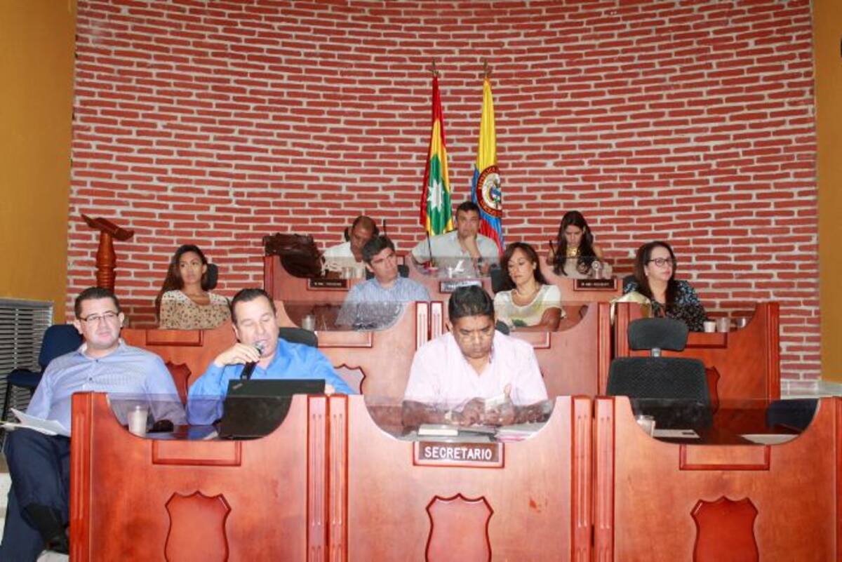 En el Concejo se llevó a cabo un debate sobre la barrera de sonido que piden los habitantes de San Francisco CORTESÍA