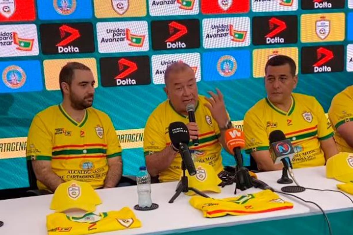 Alberto Suárez fue presentado como nuevo entrenador de Real Cartagena