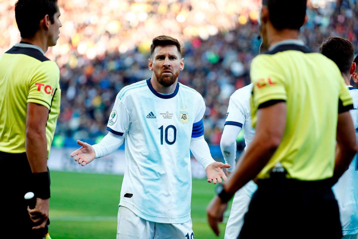 Messi se retracta ante Conmebol para evitar dura sanción